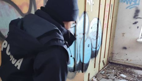 Policja uratowała wychłodzonego mężczyznę w pustostanie w Sandomierzu