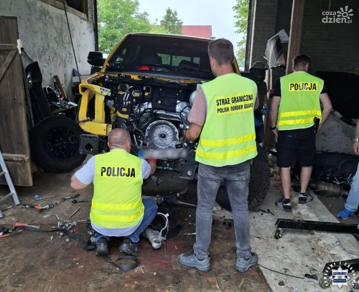 Drogie auta, fabryka narkotyków i zatrzymani oszuści – kryminalne podsumowanie roku w regionie