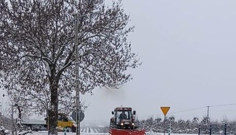 Trwają działania związane z odśnieżaniem dróg w gminie Obrazów