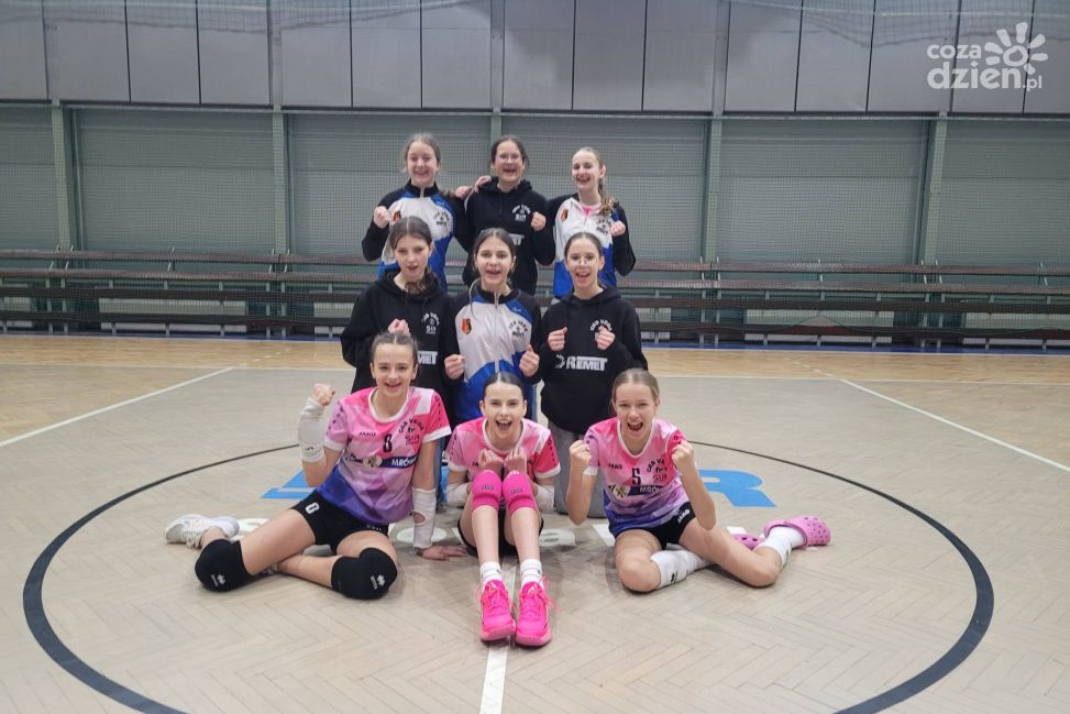 Ligowe emocje w Stalowej Woli. VEGA MOSiR gospodarzem juniorek i młodziczek