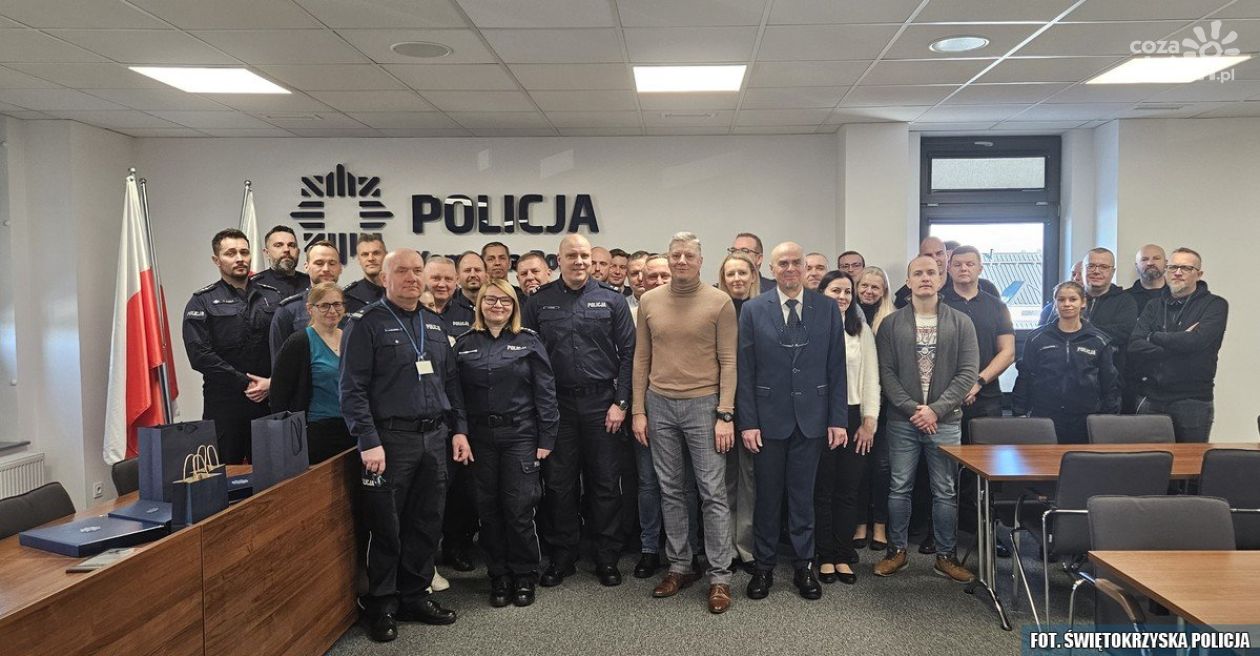Zasłużone pożegnanie policyjnych dyżurnych w Sandomierzu