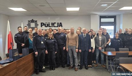 Zasłużone pożegnanie policyjnych dyżurnych w Sandomierzu