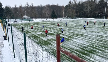 Pięć goli na start przygotowań. Wisła Sandomierz minimalnie przegrywa z Klimontowianką
