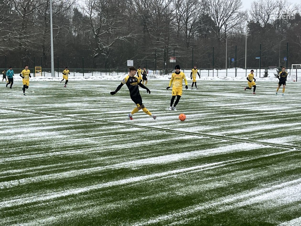 Czarni Połaniec przegrywają z Siarką Tarnobrzeg po karnym w doliczonym czasie gry