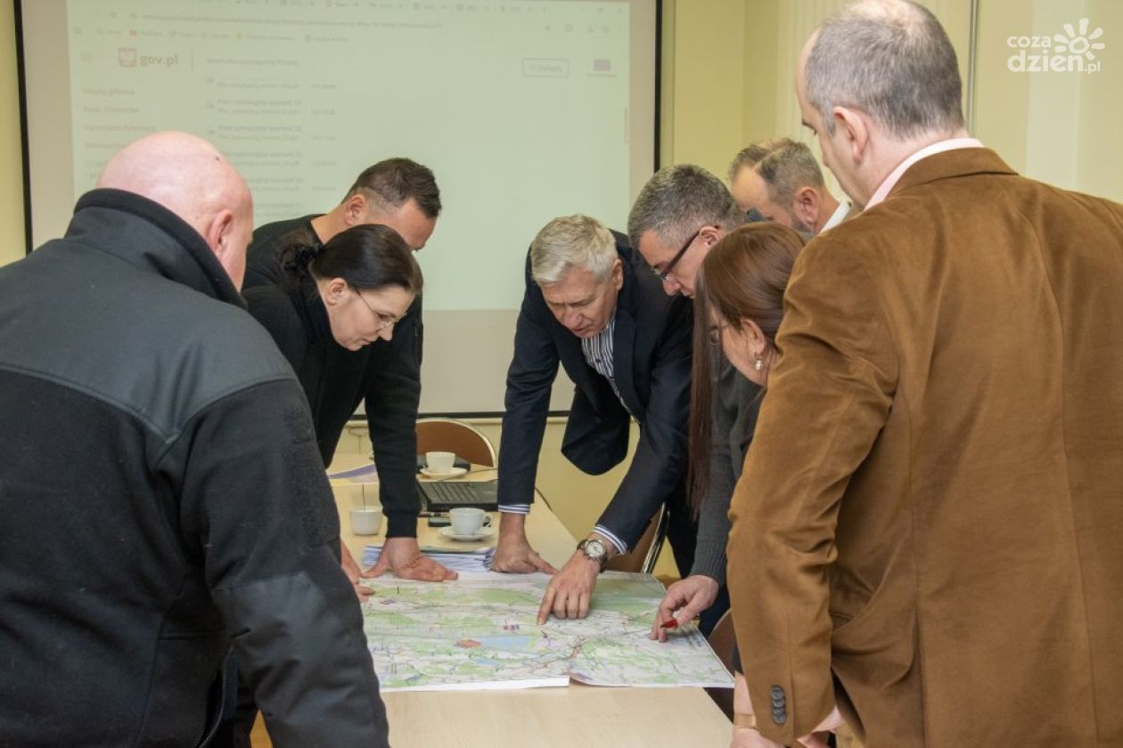Konsultacje społeczne w sprawie przebiegu DK9 w Nowej Dębie