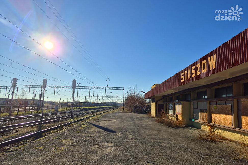 Kolej wraca do rozmowy. Oddolna inicjatywa o wykluczeniu komunikacyjnym powiatu staszowskiego