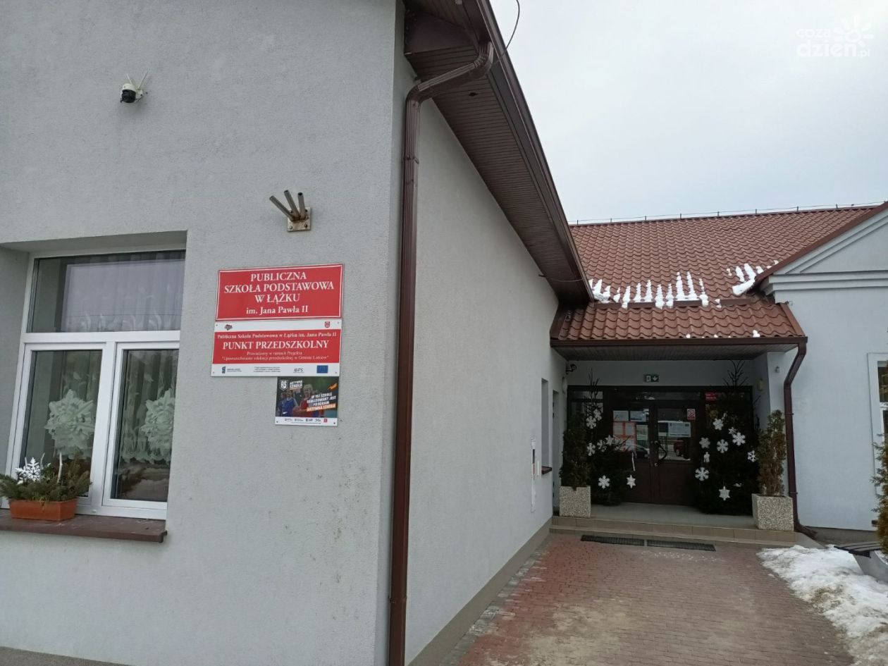 Nowe możliwości dla uczniów i nauczycieli. Edukacyjny projekt w gminie Łoniów