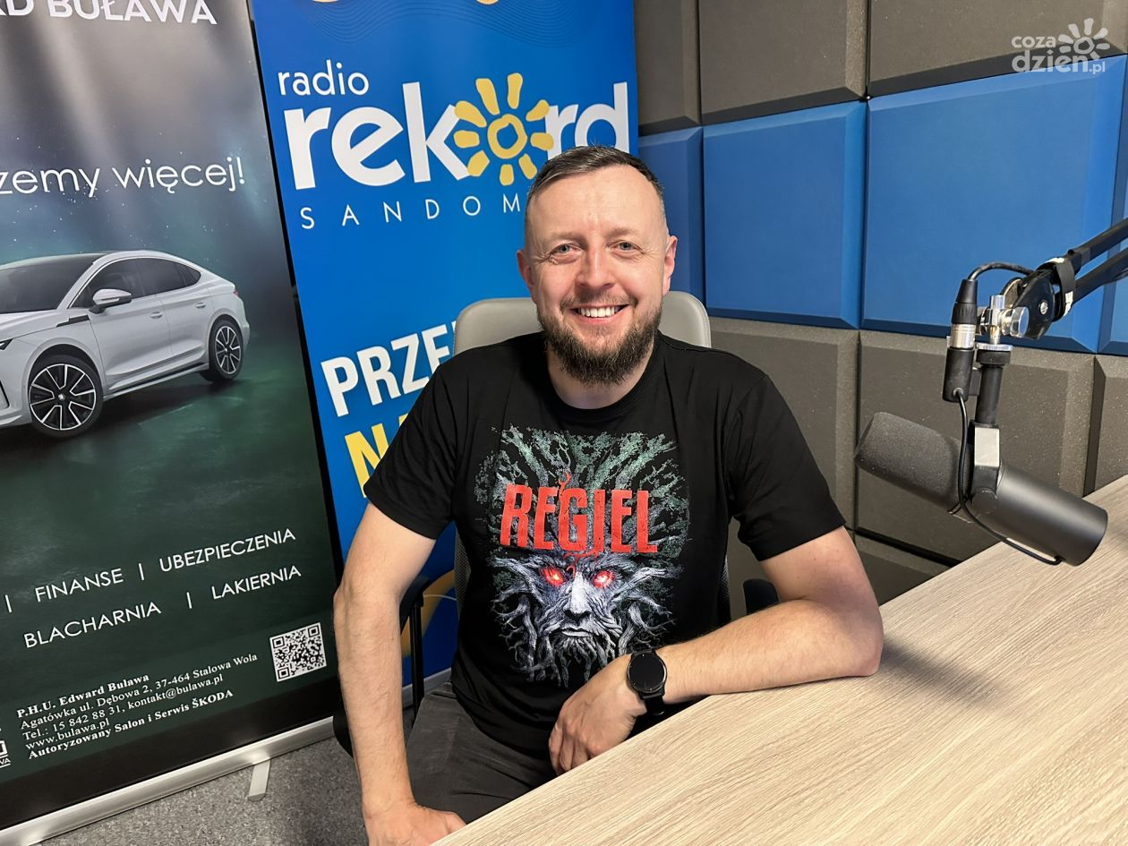 M. Śmielak: - W mniejszych miejscowościach ludzie czytają więcej książek