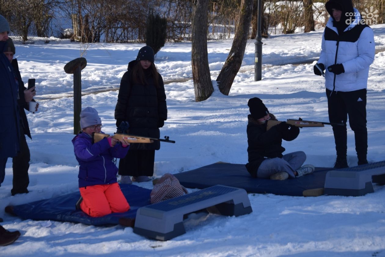 Ferie zimowe w Sandomierzu zakończone aktywną zabawą w Parku Piszczele