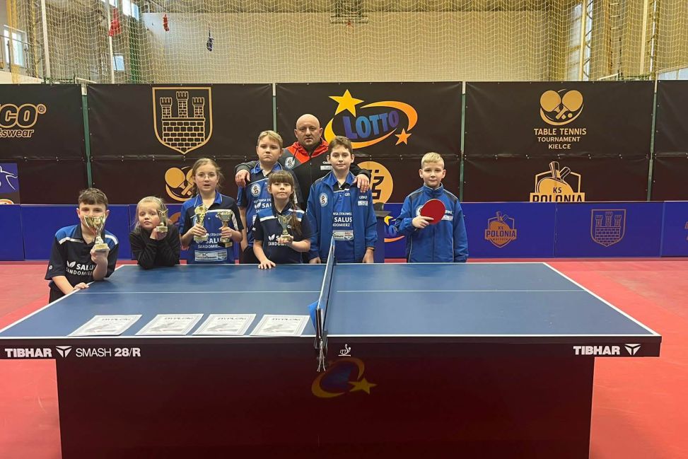 Medalowe sukcesy młodych tenisistów stołowych KTS Salus Sandomierz