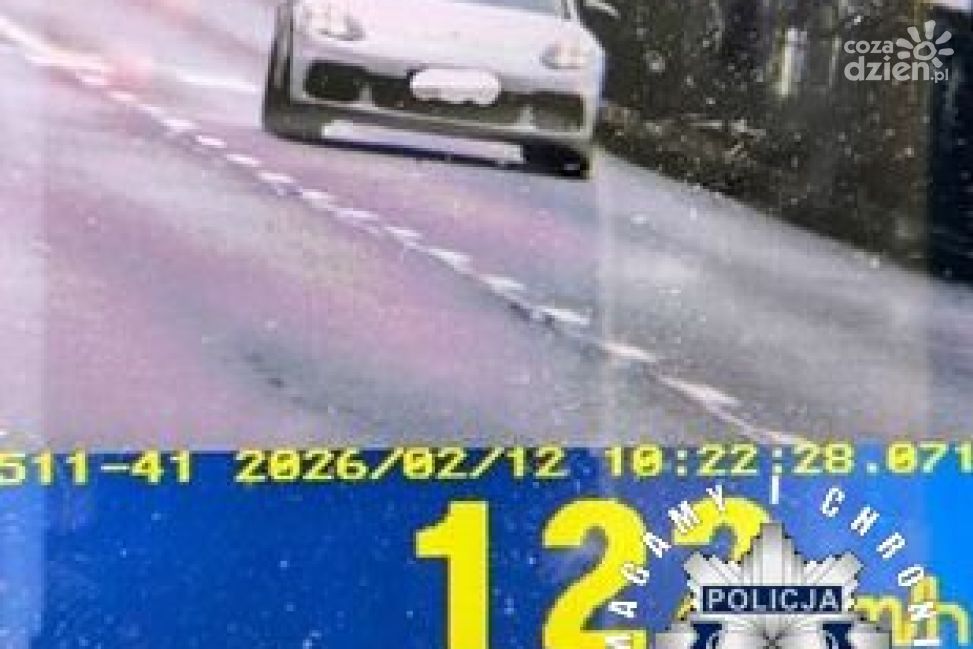 122 km/h w terenie zabudowanym. 38-latek stracił prawo jazdy, sprawa trafi do sądu