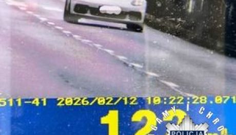 122 km/h w terenie zabudowanym. 38-latek stracił prawo jazdy, sprawa trafi do sądu