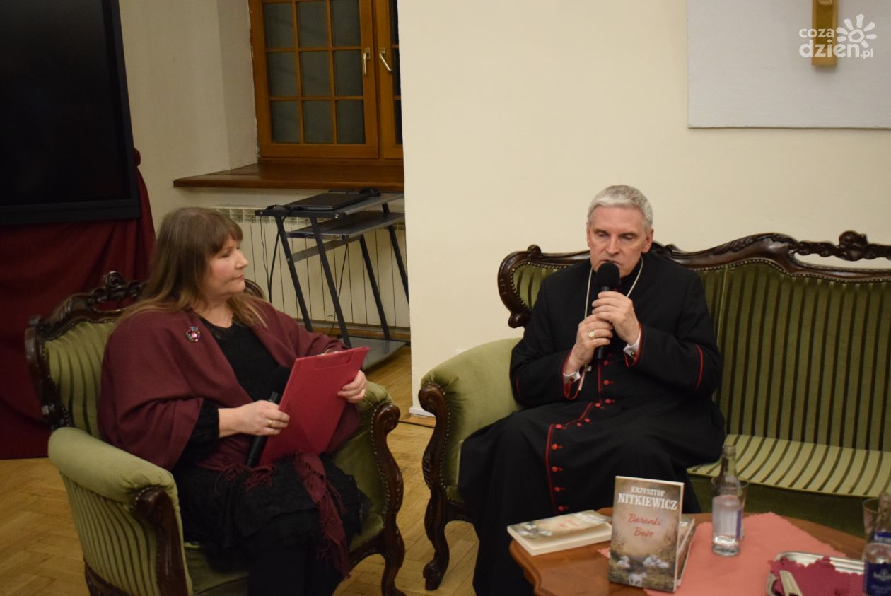 Wieczór z książką i pączkiem w seminarium