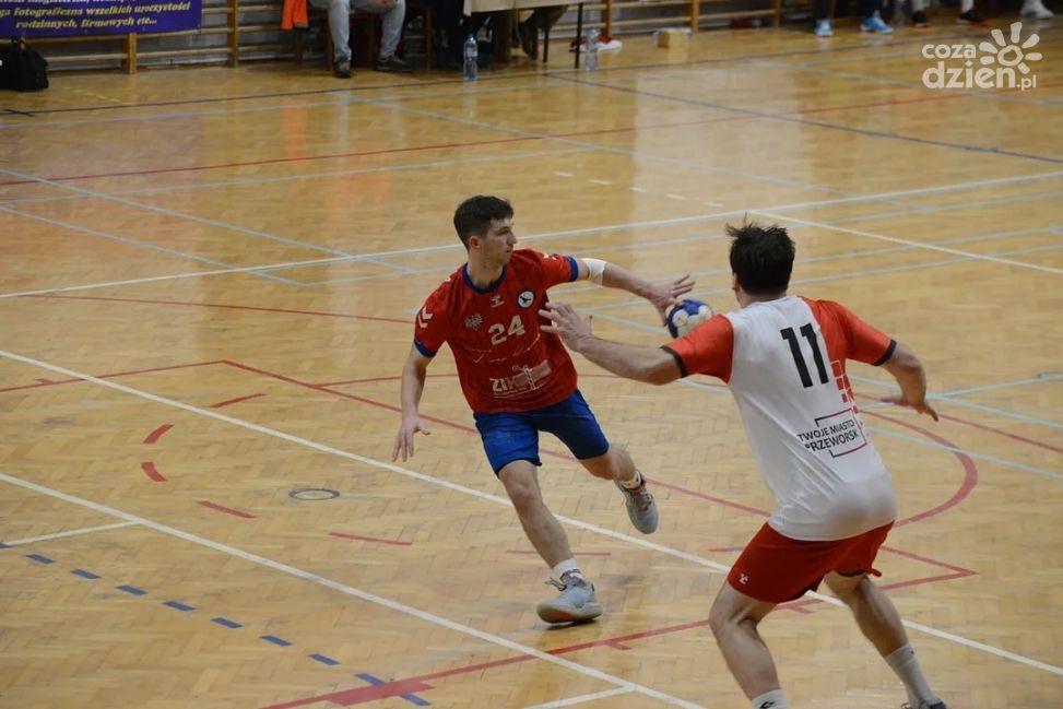 SPR Wisła Sandomierz triumfuje w Zamościu i utrzymuje pozycję lidera