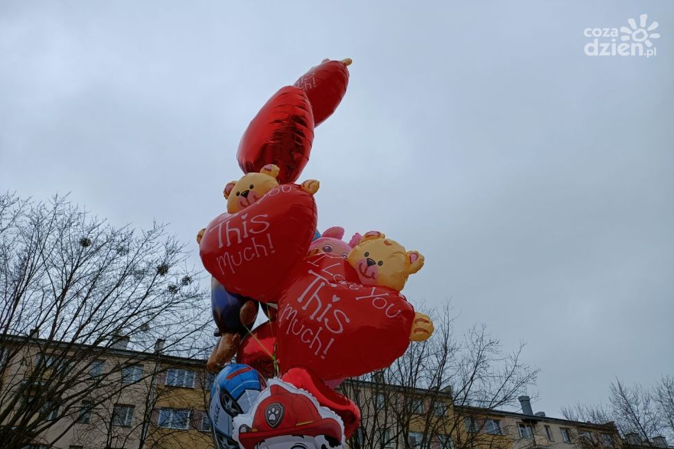 Walentynkowy jarmark na Placu 3 Maja. Sandomierz świętował w sercu miasta