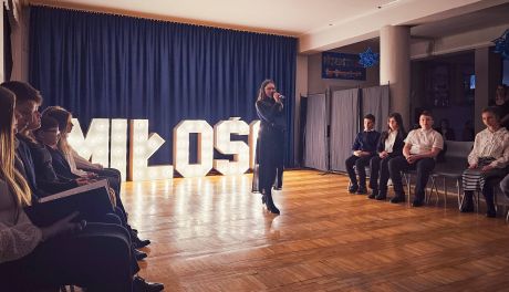 „Snuć miłość” – poetycko-muzyczny wieczór w Zawierzbiu