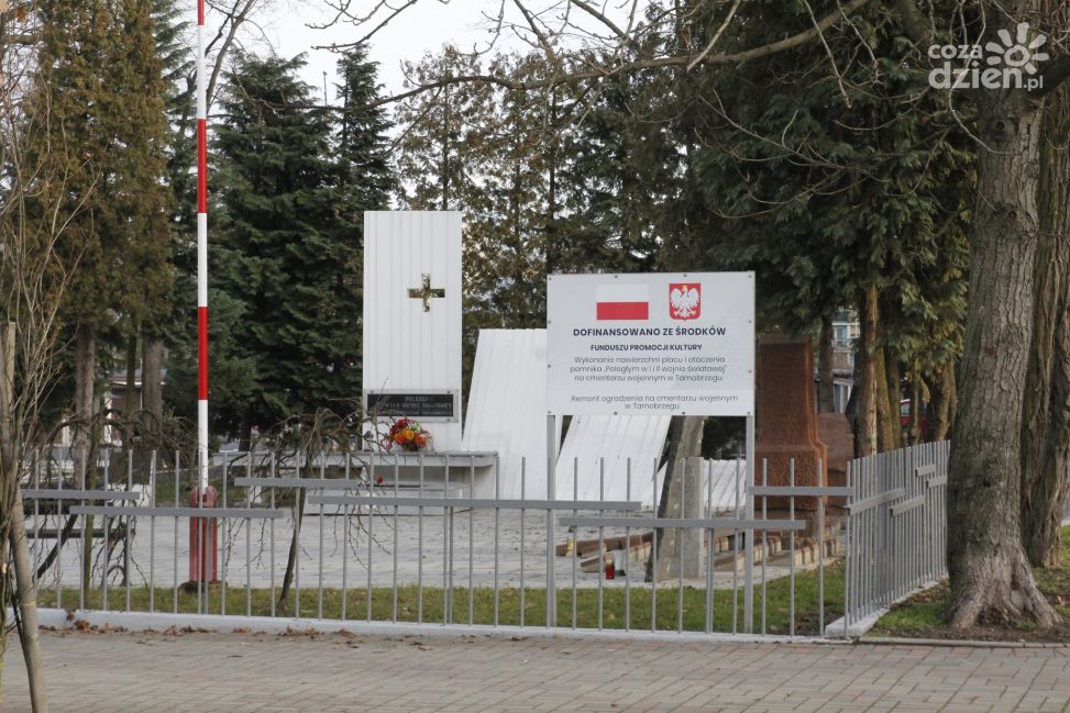 Tarnobrzeg kończy remont nagrobków na Cmentarzu Wojennym dzięki dotacji MKiDN