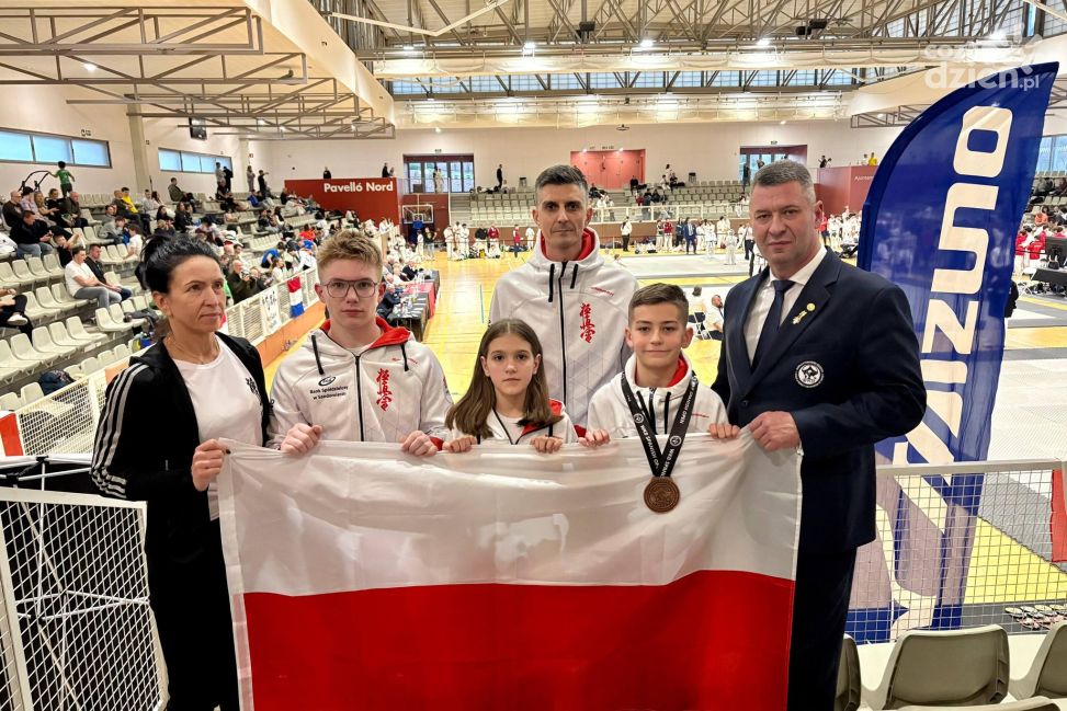 Brązowy medal i cenne doświadczenie zawodników Klubu Karate Trójka Sandomierz na Spanish Open