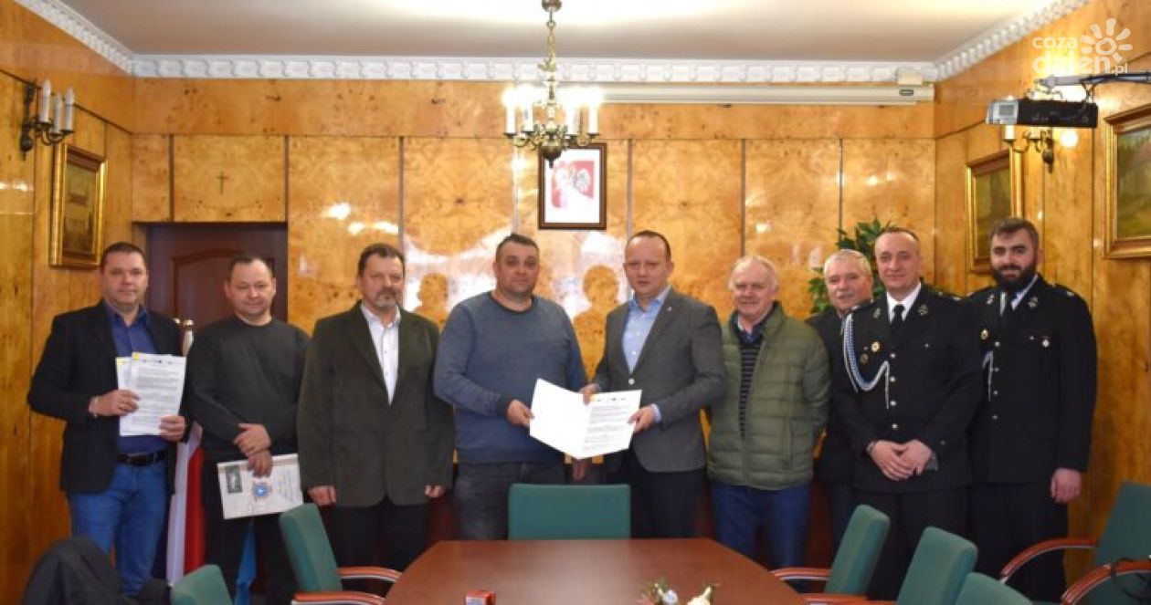 Umowa podpisana. Termomodernizacja OSP w Kaczakach i Markach za ponad 1,5 mln zł
