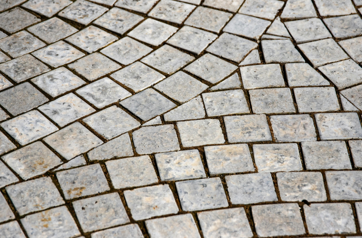 Nowe chodniki w Dębie i Chmielowie. Gmina Nowa Dęba sięga po fundusze unijne