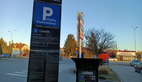 Koniec darmowego parkowania przy dawnym dworcu PKS w Tarnobrzegu. Kierowcy zaskoczeni