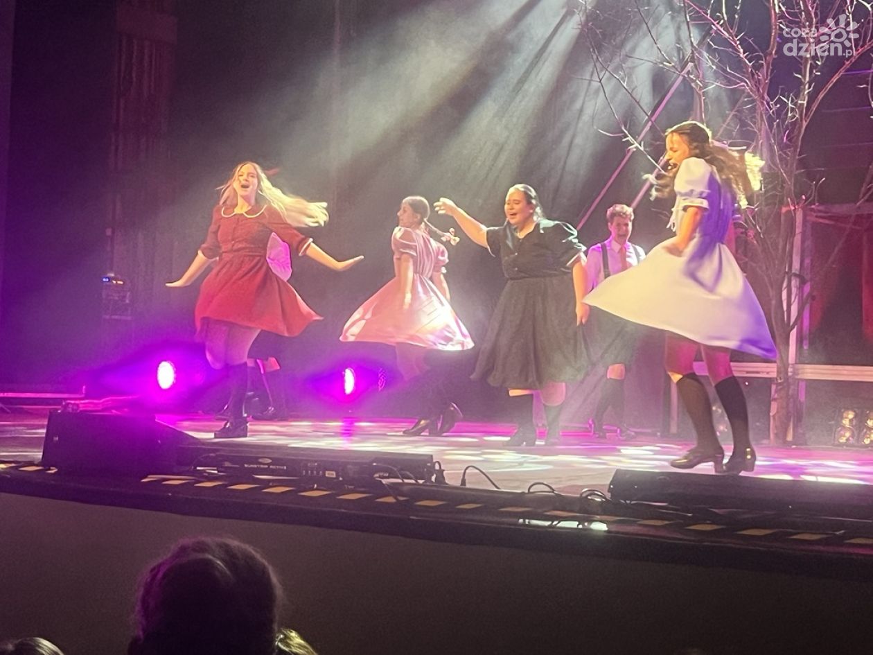 Sukces premierowego spektaklu „Przebudzenie Wiosny” w Tarnobrzeskim Domu Kultury