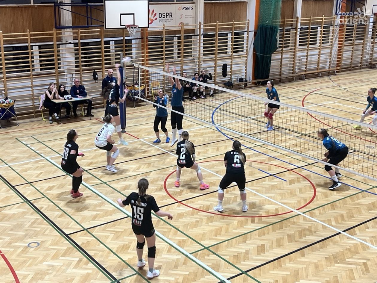 Porażka MUKS Piątki w pierwszym meczu o brąz