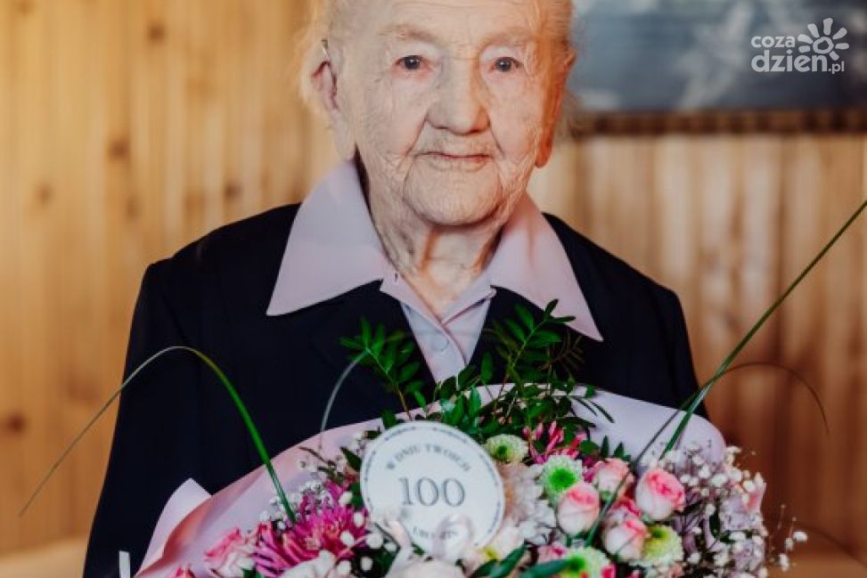 Relacja z 100 urodzin Pani Janiny z Faliszowic [ZDJĘCIA]