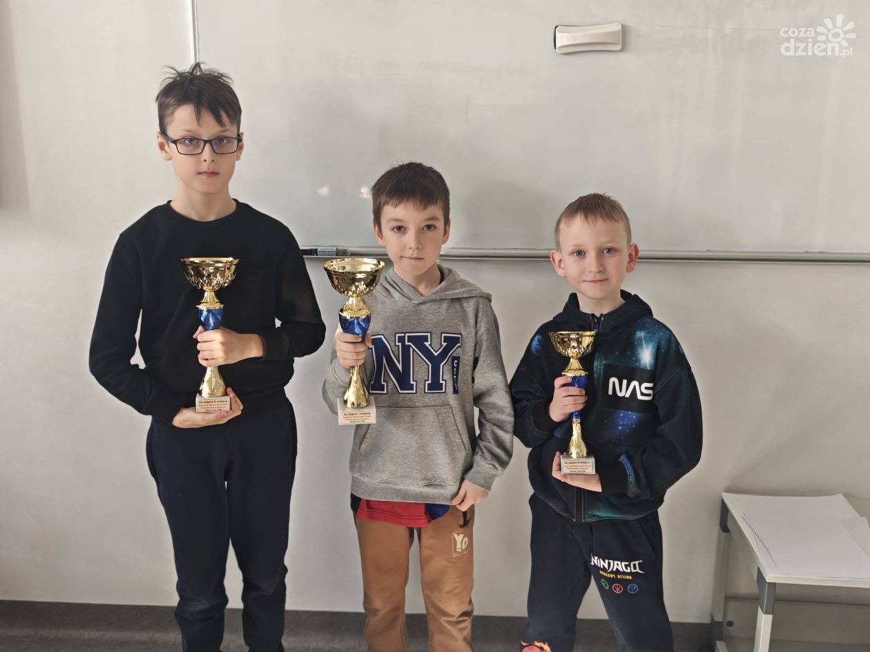 Królewska gra w Głazowie – szkolne mistrzostwa szachowe pełne emocji i nagród