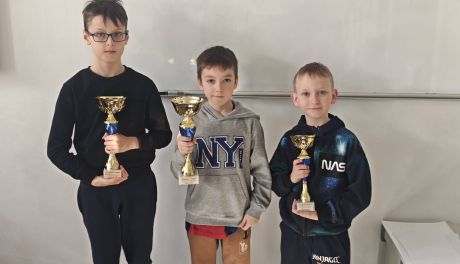 Królewska gra w Głazowie – szkolne mistrzostwa szachowe pełne emocji i nagród