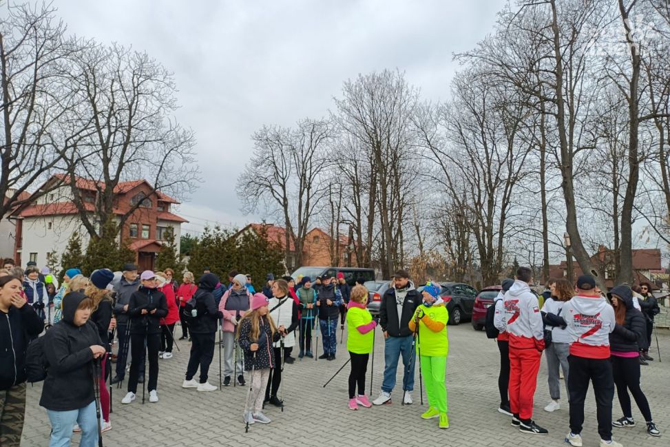 Ponad 170 osób na marszu nordic walking z okazji Dnia Kobiet w Sandomierzu
