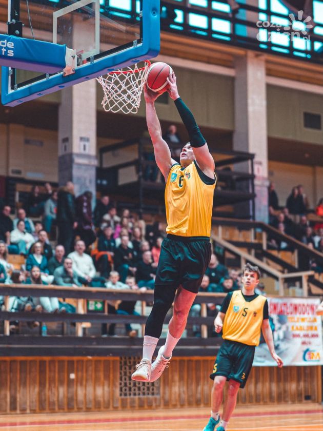 Koszykarska Siarka rozgromiła Sokół Łańcut i pewnie zmierza po triumf w lidze