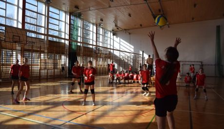 Uczniowie klas V i VI walczyli o tytuł mistrzów Sandomierza w siatkówce