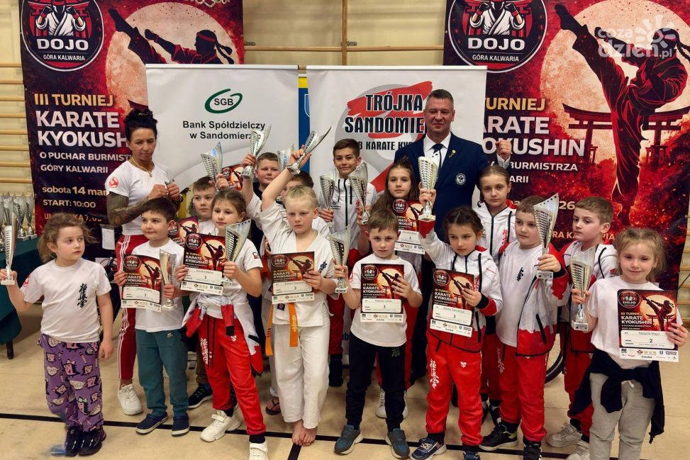 Sandomierscy karatecy pokazali klasę. 16 medali na turnieju w Górze Kalwarii