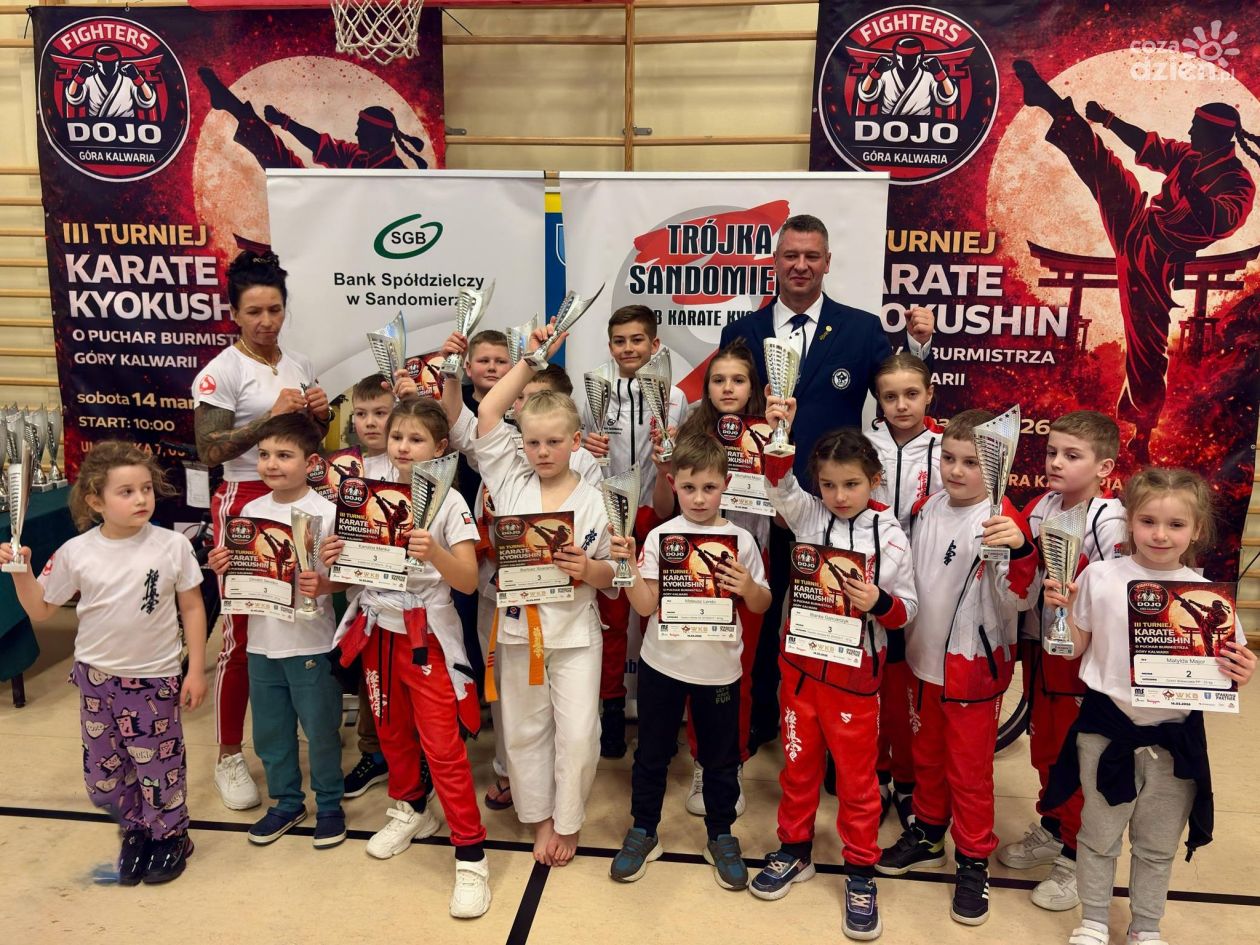 Sandomierscy karatecy pokazali klasę. 16 medali na turnieju w Górze Kalwarii