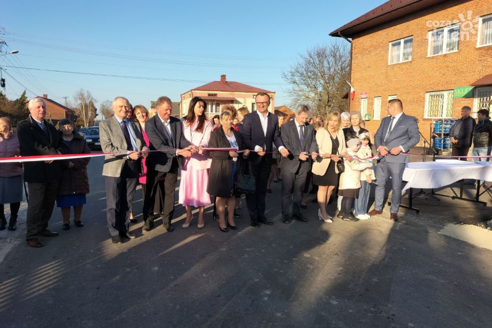 Uroczyście otwarto drogę powiatową w Romanówce