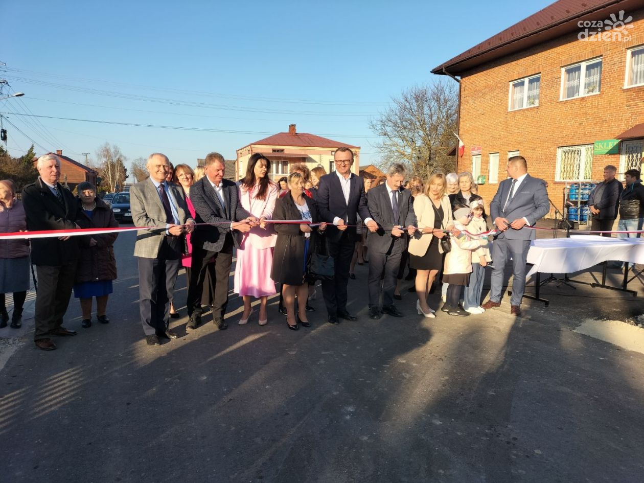 Uroczyście otwarto drogę powiatową w Romanówce