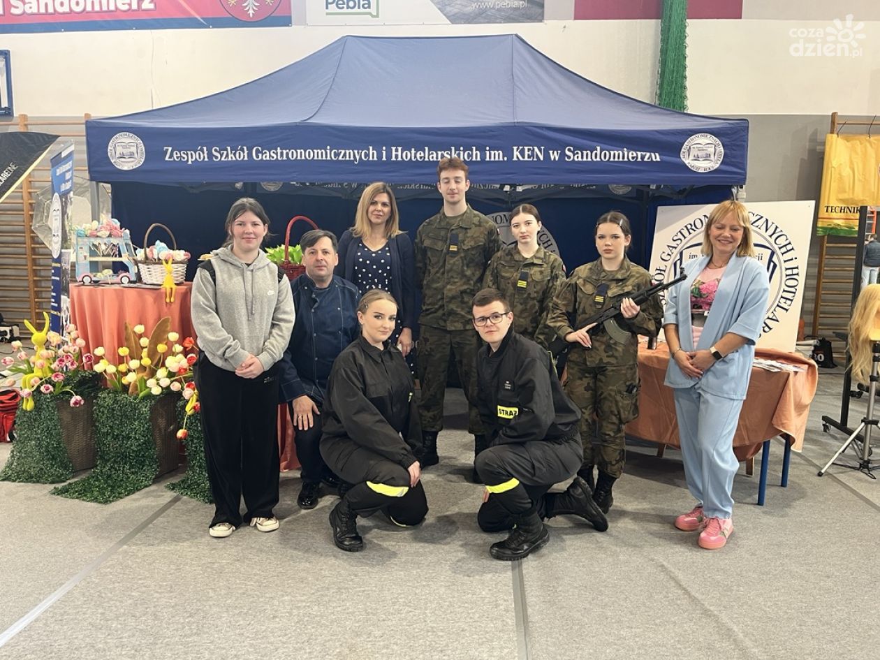 Ósmoklasiści wybierają przyszłość. Giełda szkół w Sandomierzu