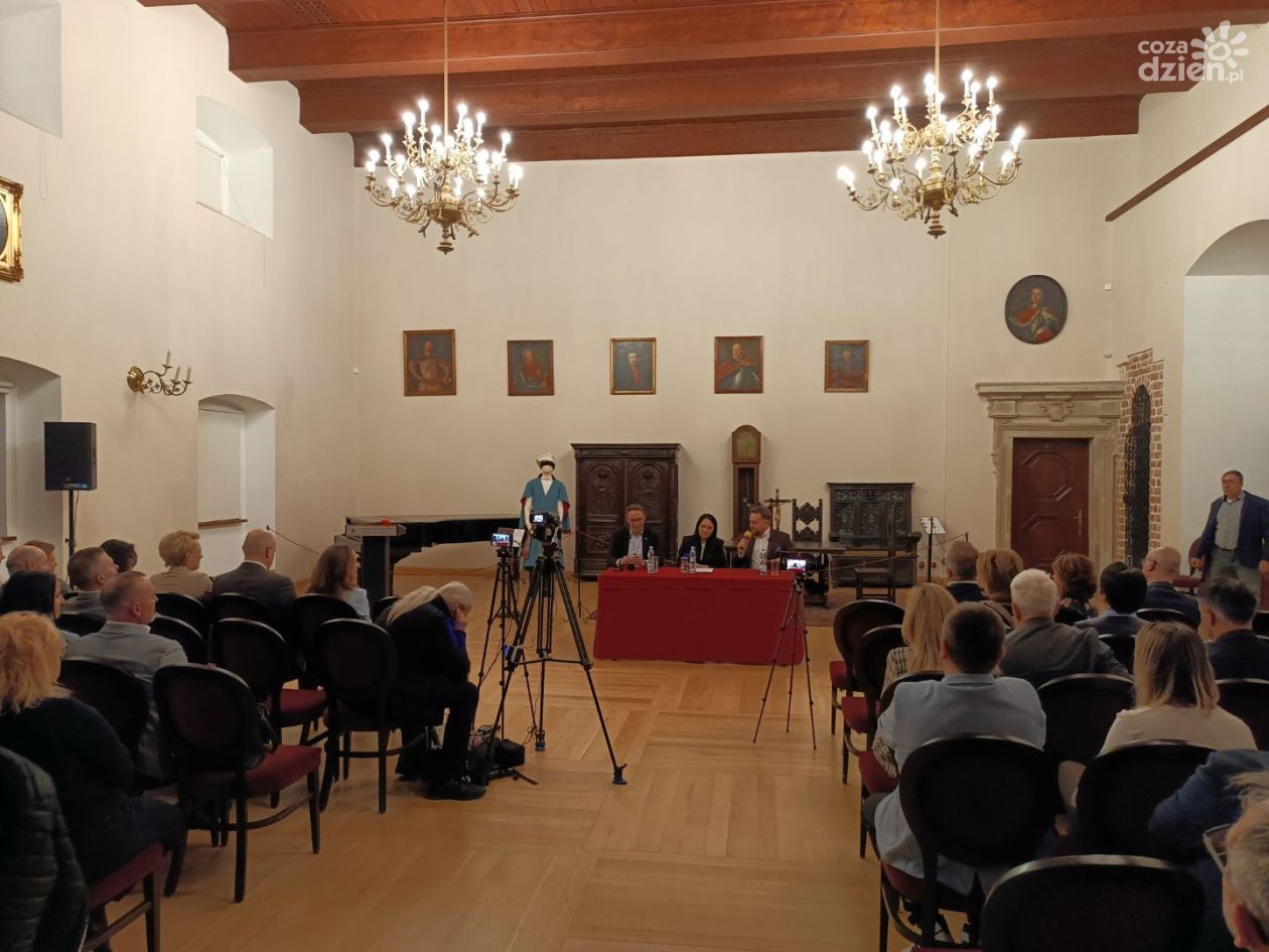 Debata o przyszłości Sandomierza: doświadczenia prezydentów Starachowic i Tarnobrzega