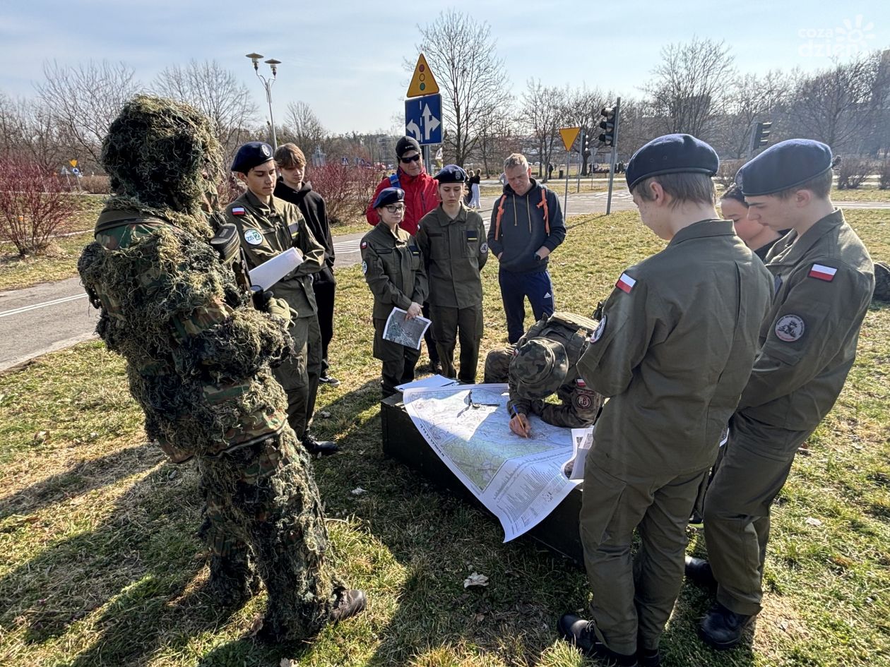 Plener wojskowy nad Wisłą w Tarnobrzegu