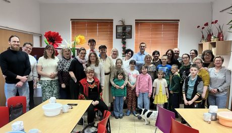 „Wielkanoc na Ludowo” w Dworku Koćmierzów – warsztaty i wspólne świętowanie z lokalną społecznością