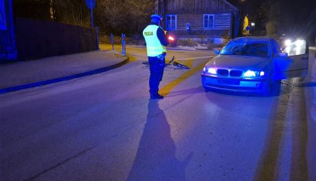 Nietrzeźwy rowerzysta w ciężkim stanie po zderzeniu z autem w Koprzywnica