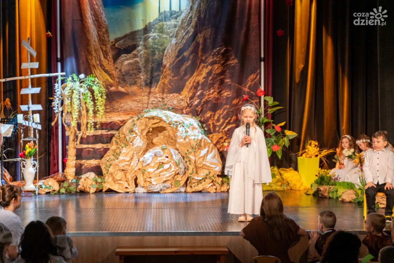 Mali artyści, wielkie emocje. Misterium Męki Pańskiej w Klimontowie