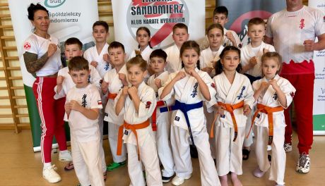 Osiem stypendiów sportowych dla zawodników Klubu Karate „Trójka” Sandomierz