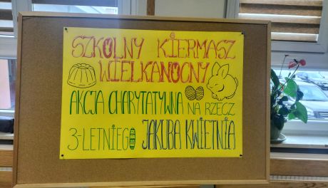 Uczniowie z Mokoszyna pomagają z sercem – kiermasz charytatywny dla małego Jakuba