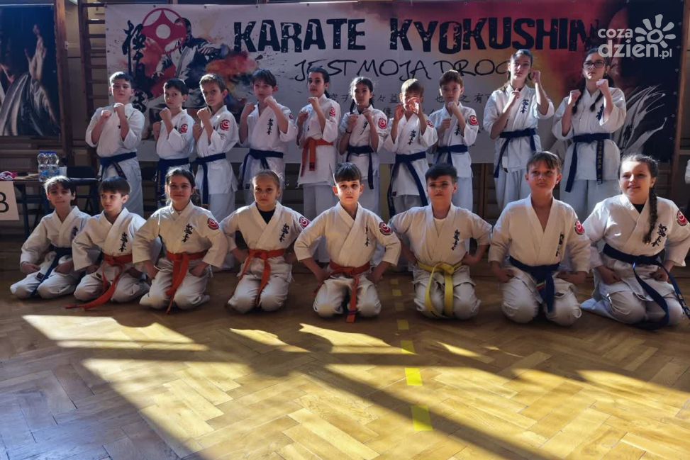 Sandomierski Klub Karate z kompletem medali w Ożarowie