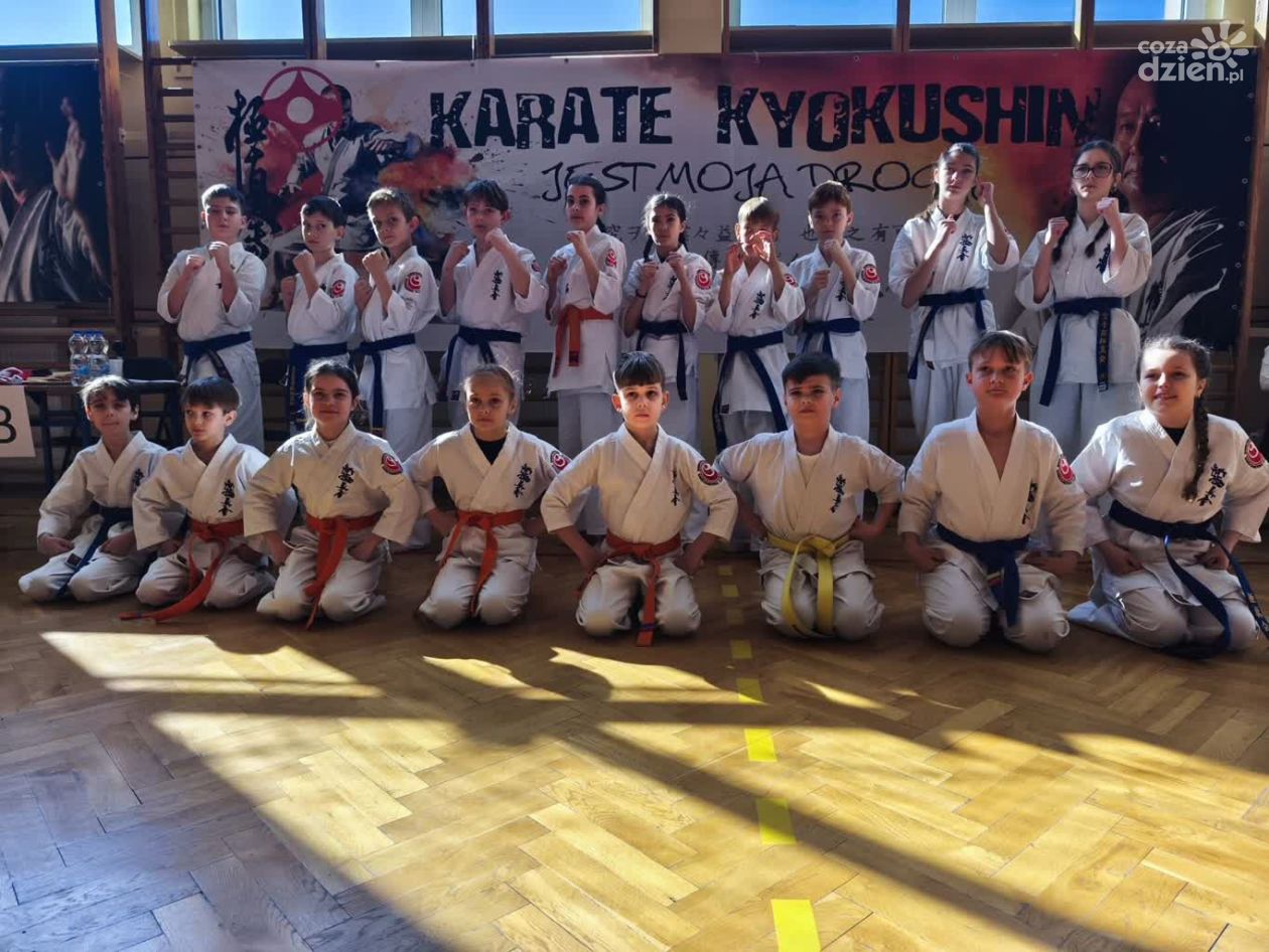 Sandomierski Klub Karate z kompletem medali w Ożarowie