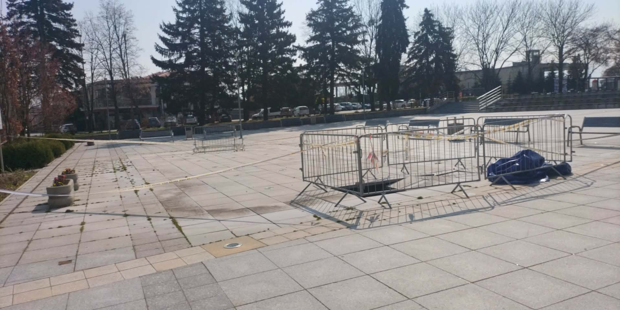 Fontanna na Placu 3 Maja w Sandomierzu czeka remont po wypadku podczas kiermaszu walentynkowego