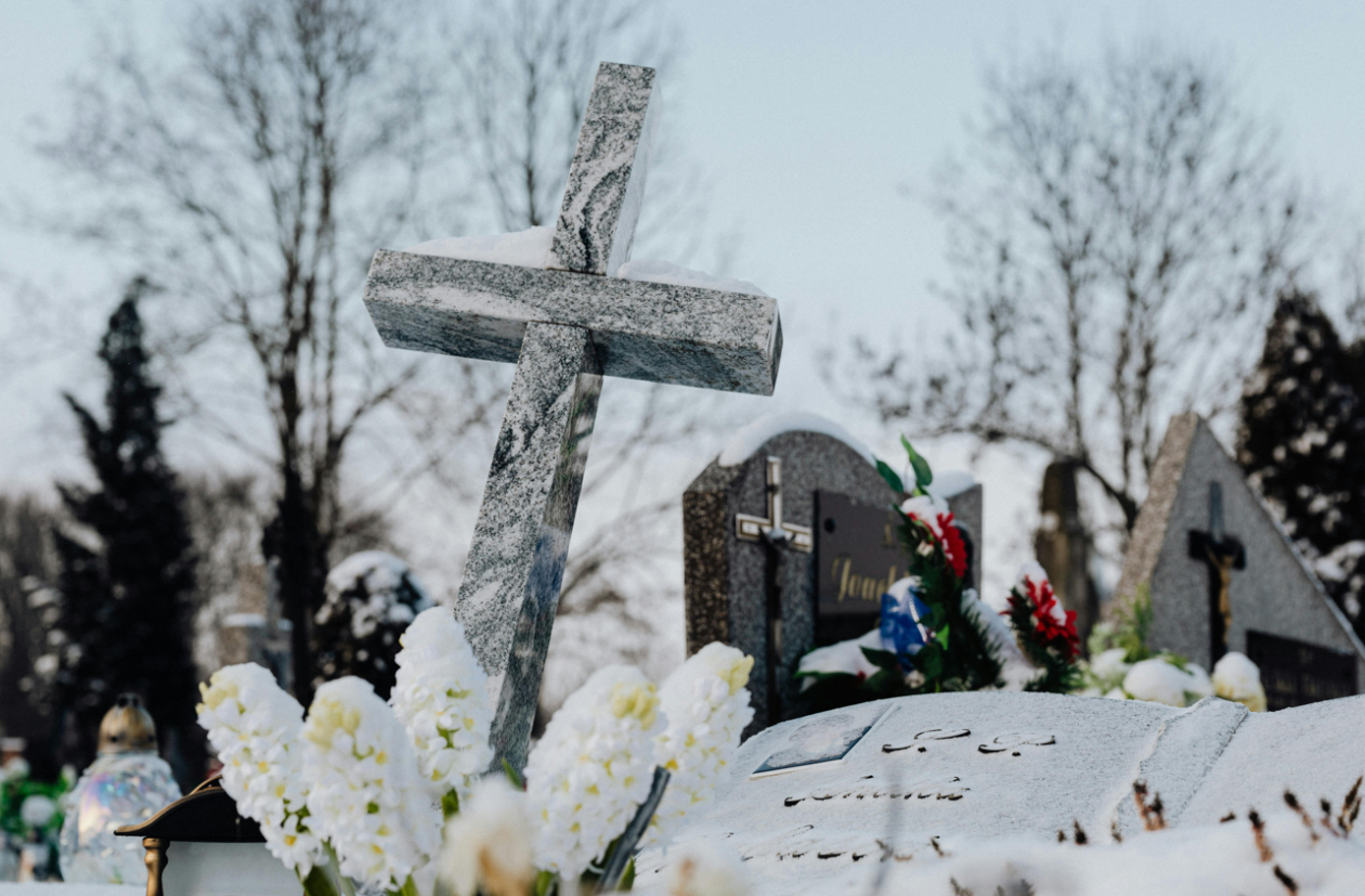 Gmina Samborzec otrzymała dotację na remont kwatery wojennej w Chobrzanach