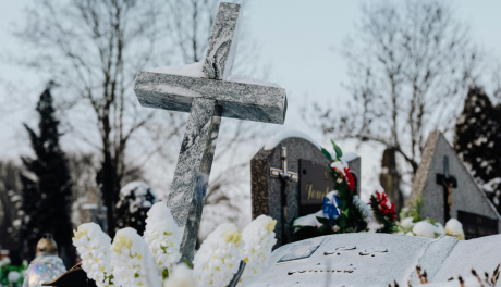 Gmina Samborzec otrzymała dotację na remont kwatery wojennej w Chobrzanach